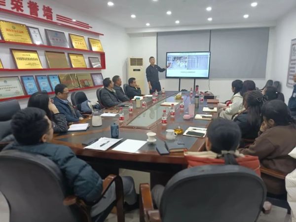 遠(yuǎn)程監(jiān)控,報警巡邏,清機加鈔,清分整點,憑證寄庫,頭寸箱寄庫,商鋪安保,智能家居